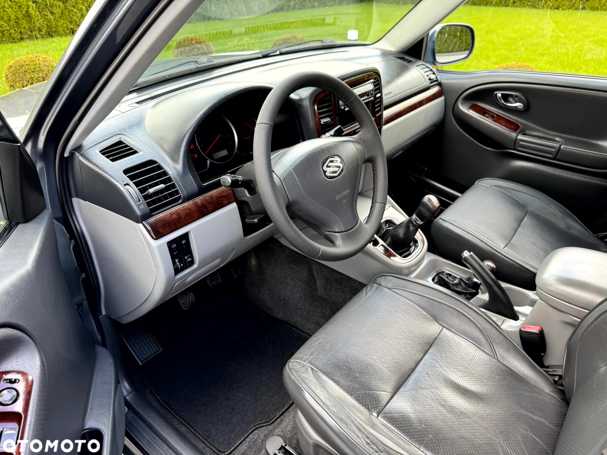 Suzuki Grand Vitara 2.0 - 9