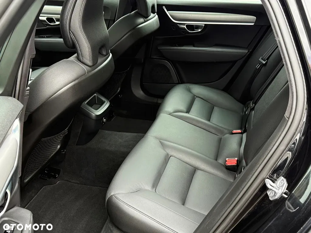 Volvo S90 T4 Geartronic Momentum Pro - 31