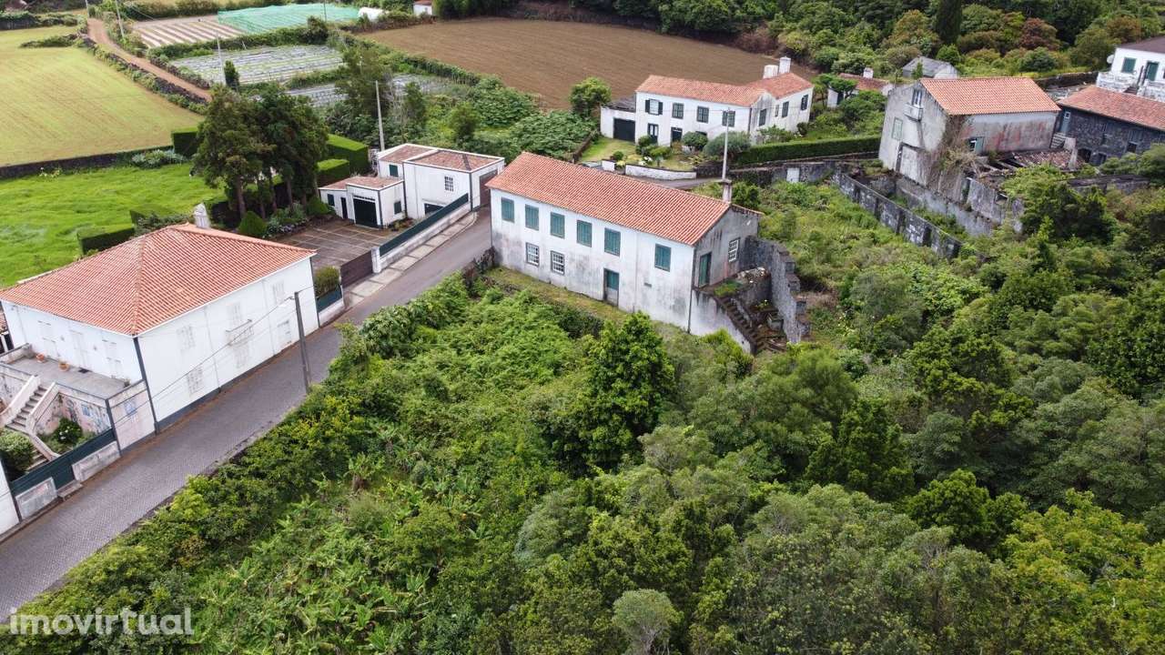 Casa senhorial histórica em São Roque do Pico com vista para o mar - Grande imagem: 5/30