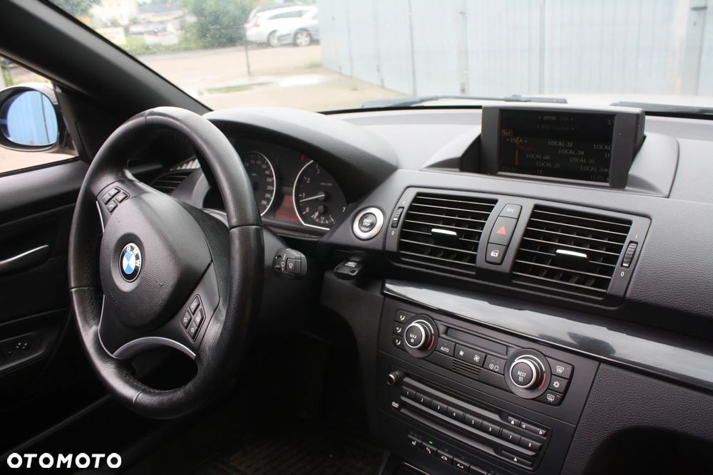 BMW Seria 1 120i Limited Edition Lifestyle mit M Sportpaket - 27