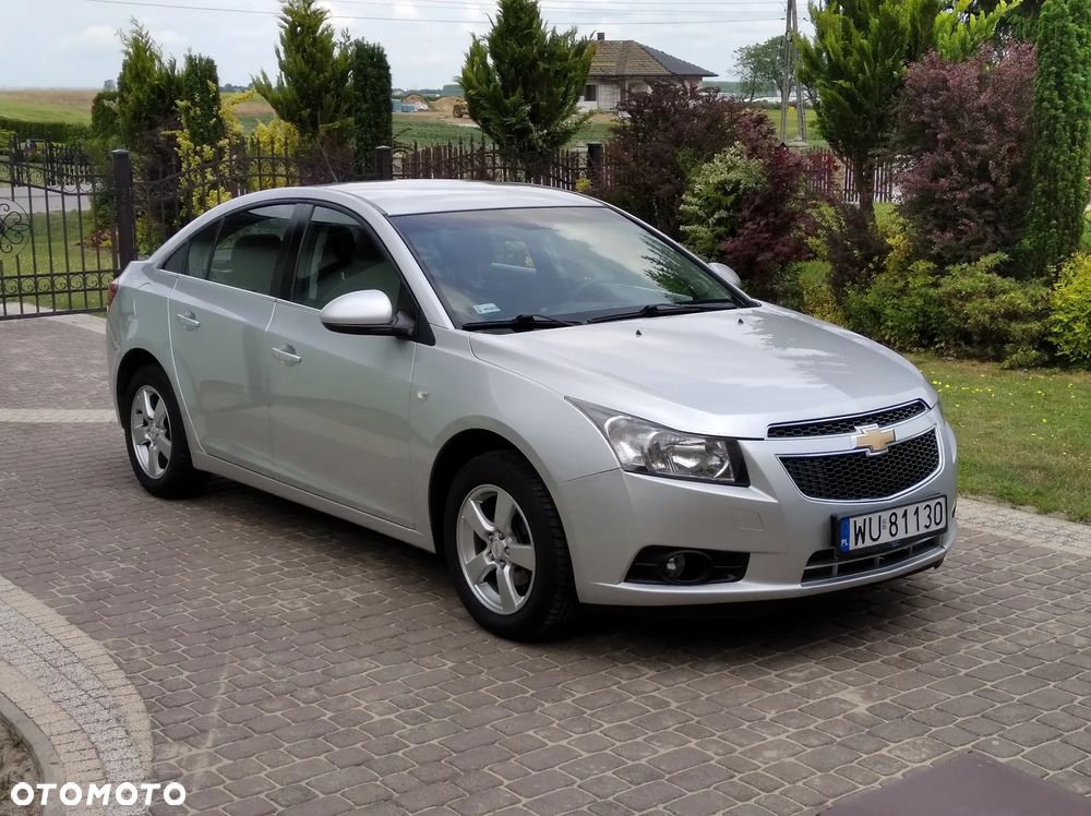 Chevrolet Cruze 1.6 LS - 3