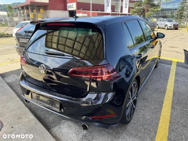 Volkswagen Golf GTI (BlueMotion Technology) DSG Performance - 2