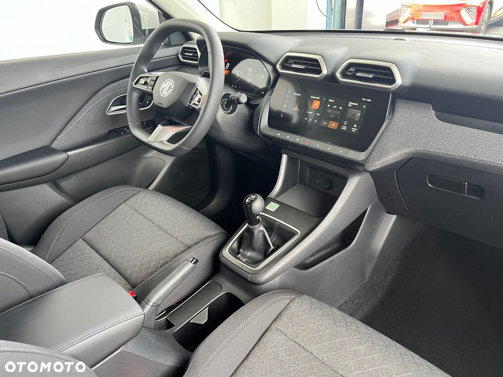 MG ZS - 32