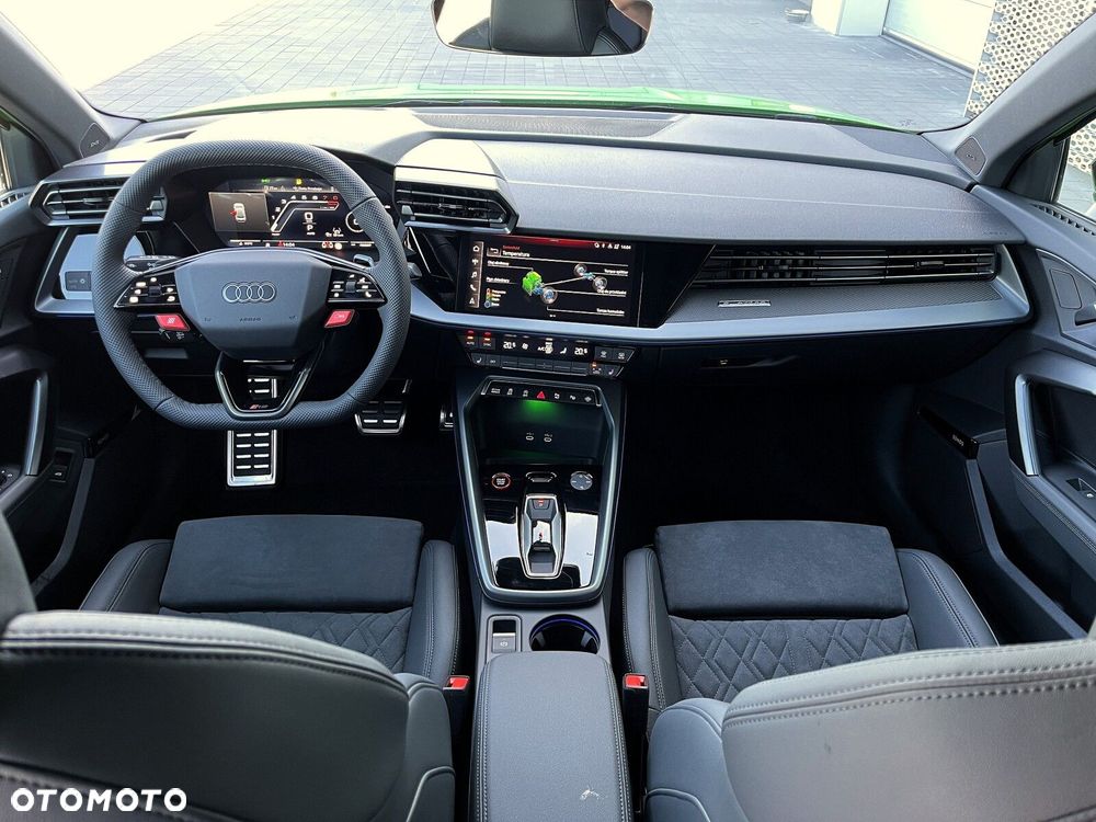 Audi RS3 Limousine - 16
