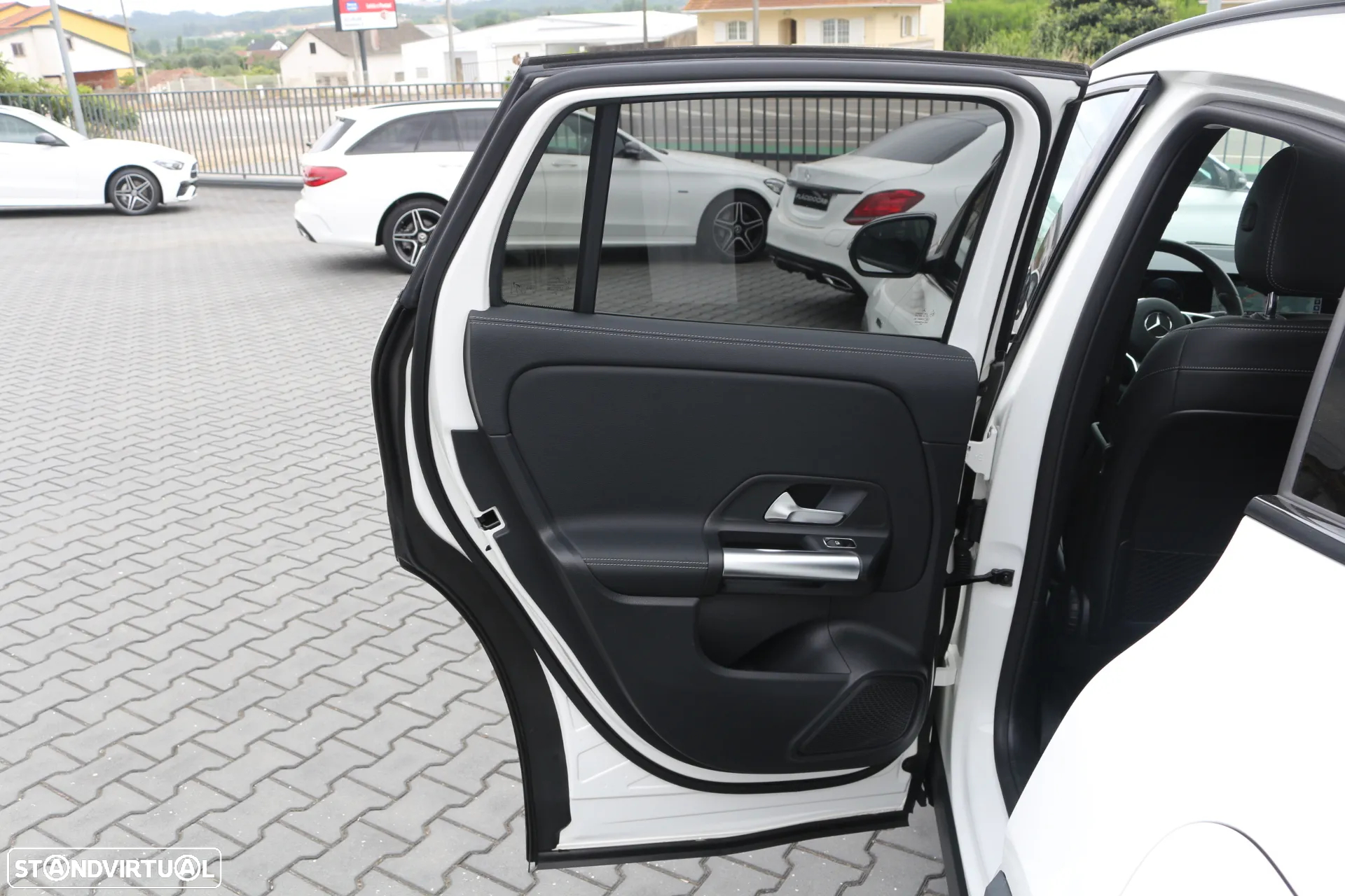 Mercedes-Benz GLA 250 e Progressive - 38