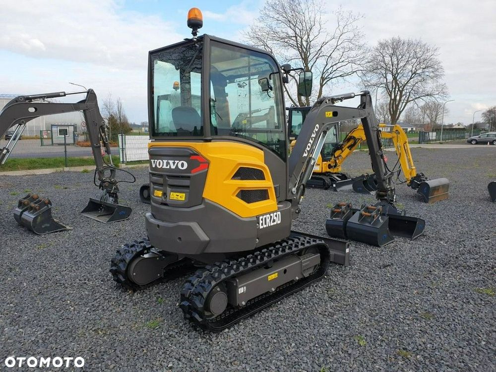 Volvo ECR25D NOWA DOSTĘPNA OD RĘKI, SZYBKOZŁĄCZE, DŁUGIE RAMIĘ, OBRÓT W OBRYSIE - 27