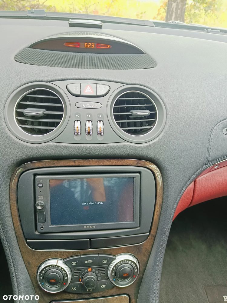 Mercedes-Benz SL - 24