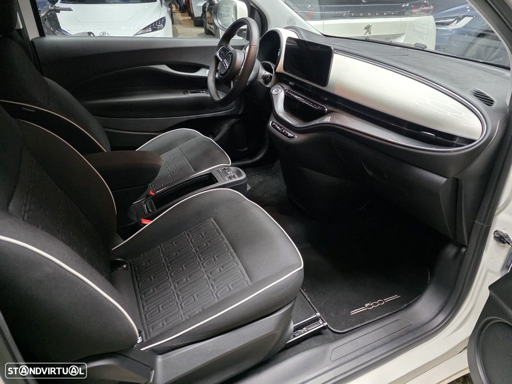 Fiat 500e 3 + 1 42kWh Icon - 11
