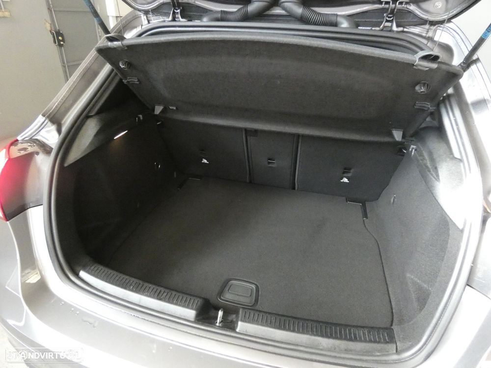 Mercedes-Benz A 180 d AMG Line - 22