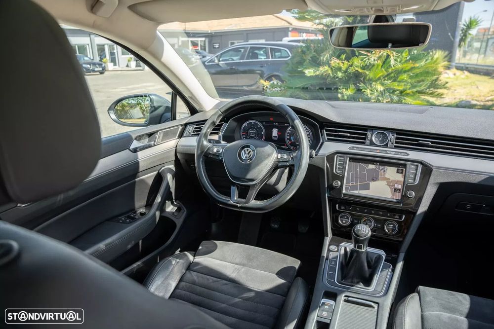 VW Passat Variant 1.6 TDI R-Line - 9