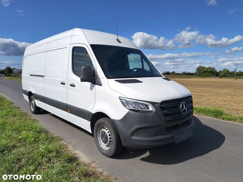 Mercedes-Benz Sprinter - 1