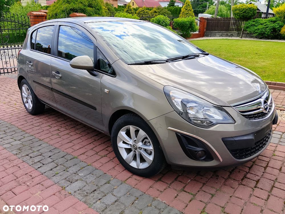 Opel Corsa 1.2 16V Cosmo - 3
