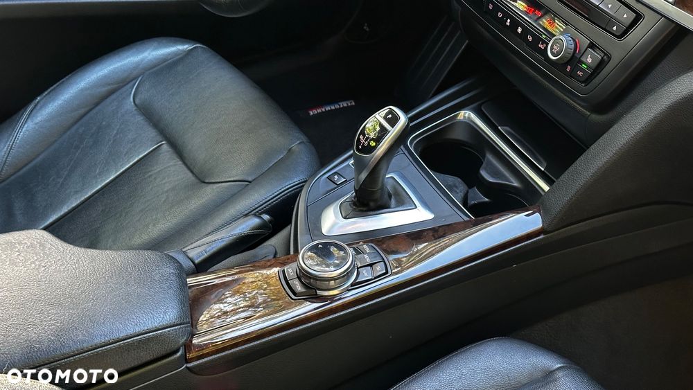 BMW 3GT 328i xDrive Luxury Line - 25