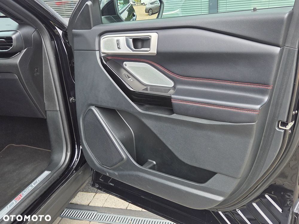 Ford Explorer 3.0 EcoBoost PHEV 4WD ST-Line - 32
