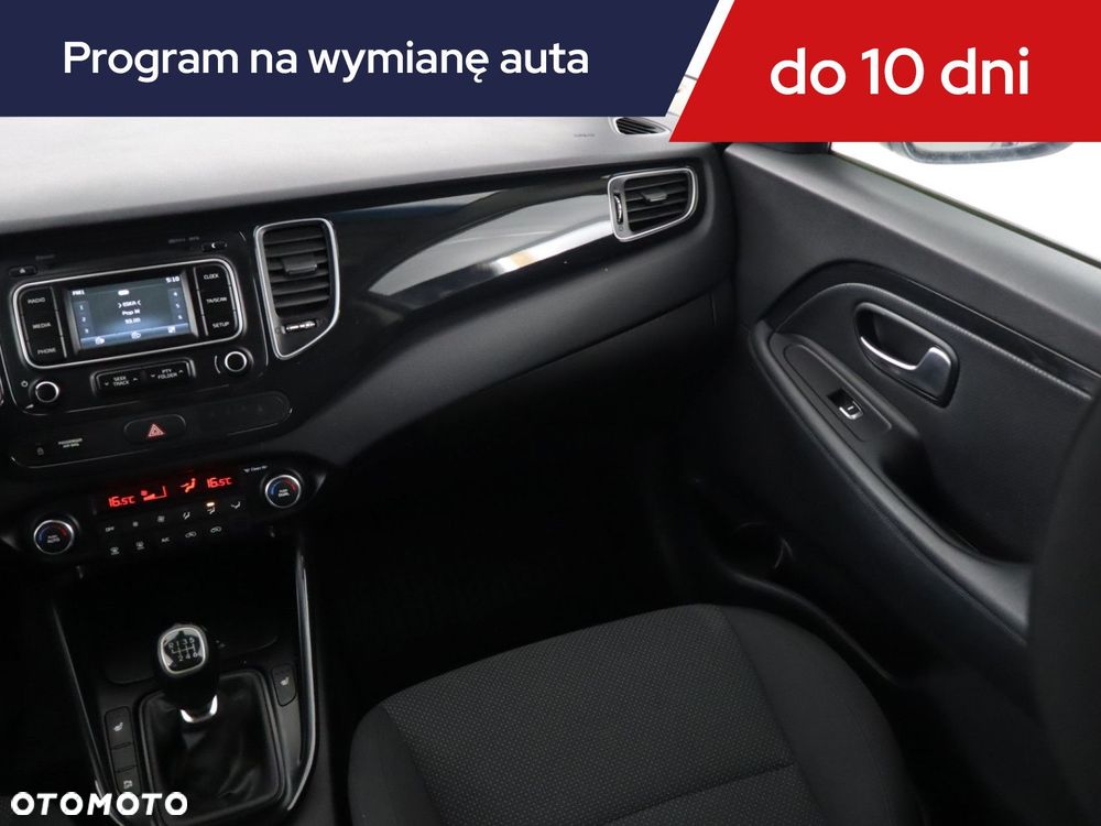 Kia Carens - 10