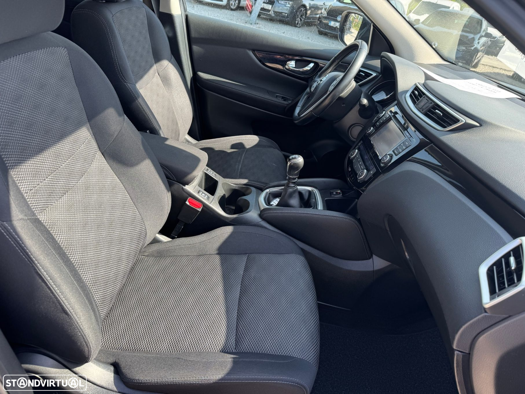Nissan Qashqai 1.2 DIG-T N-Connecta 18 - 10