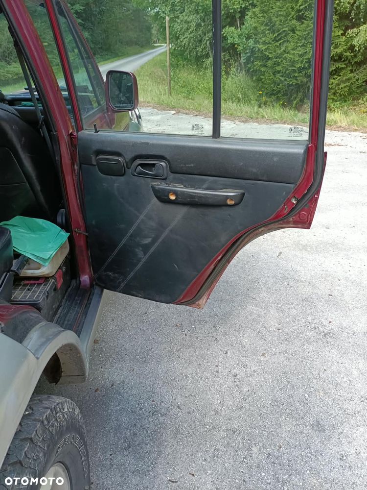 Hyundai Galloper LWB7 3.0 V6 - 10