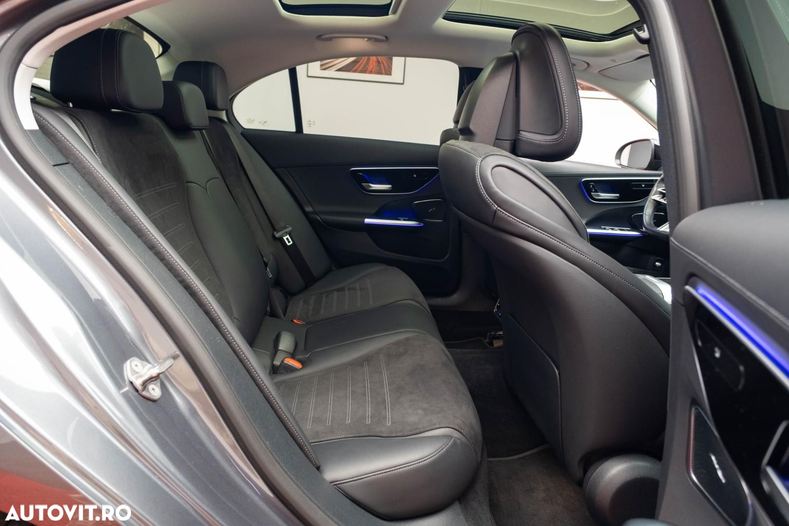 Mercedes-Benz C 300 4Matic T 9G-TRONIC - 31