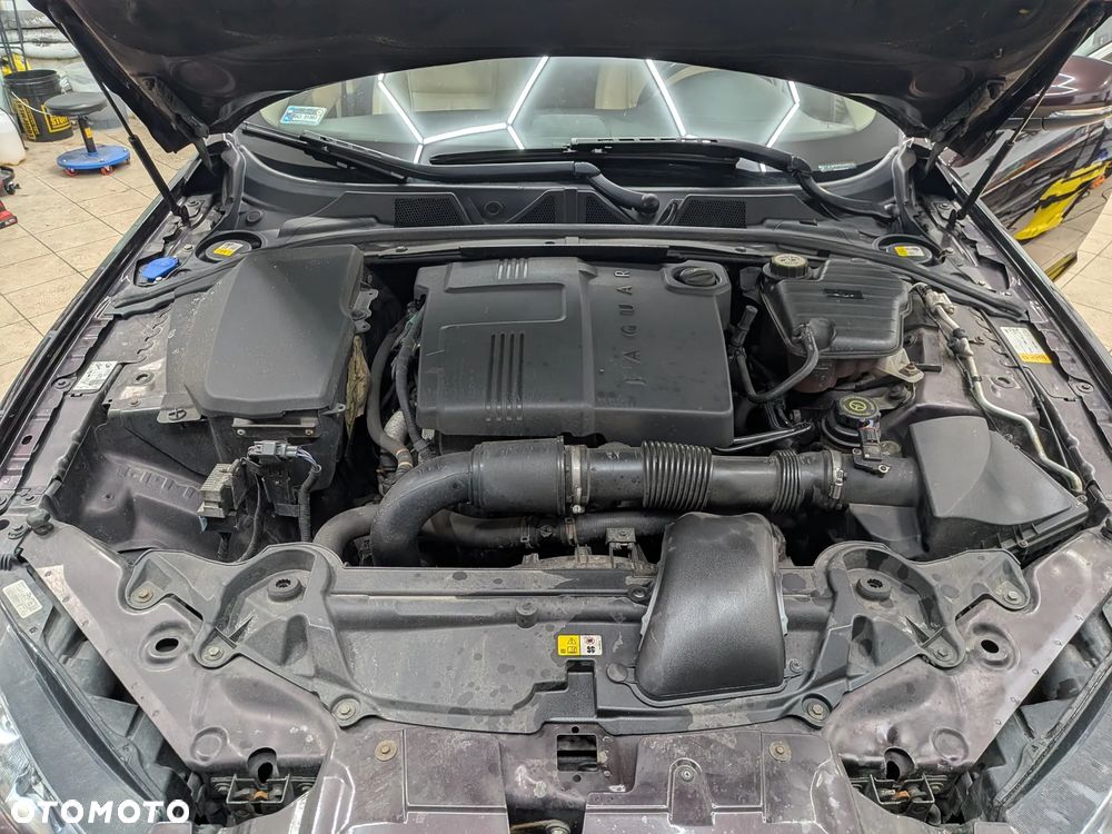 Jaguar XF 2.2 D Portfolio - 23