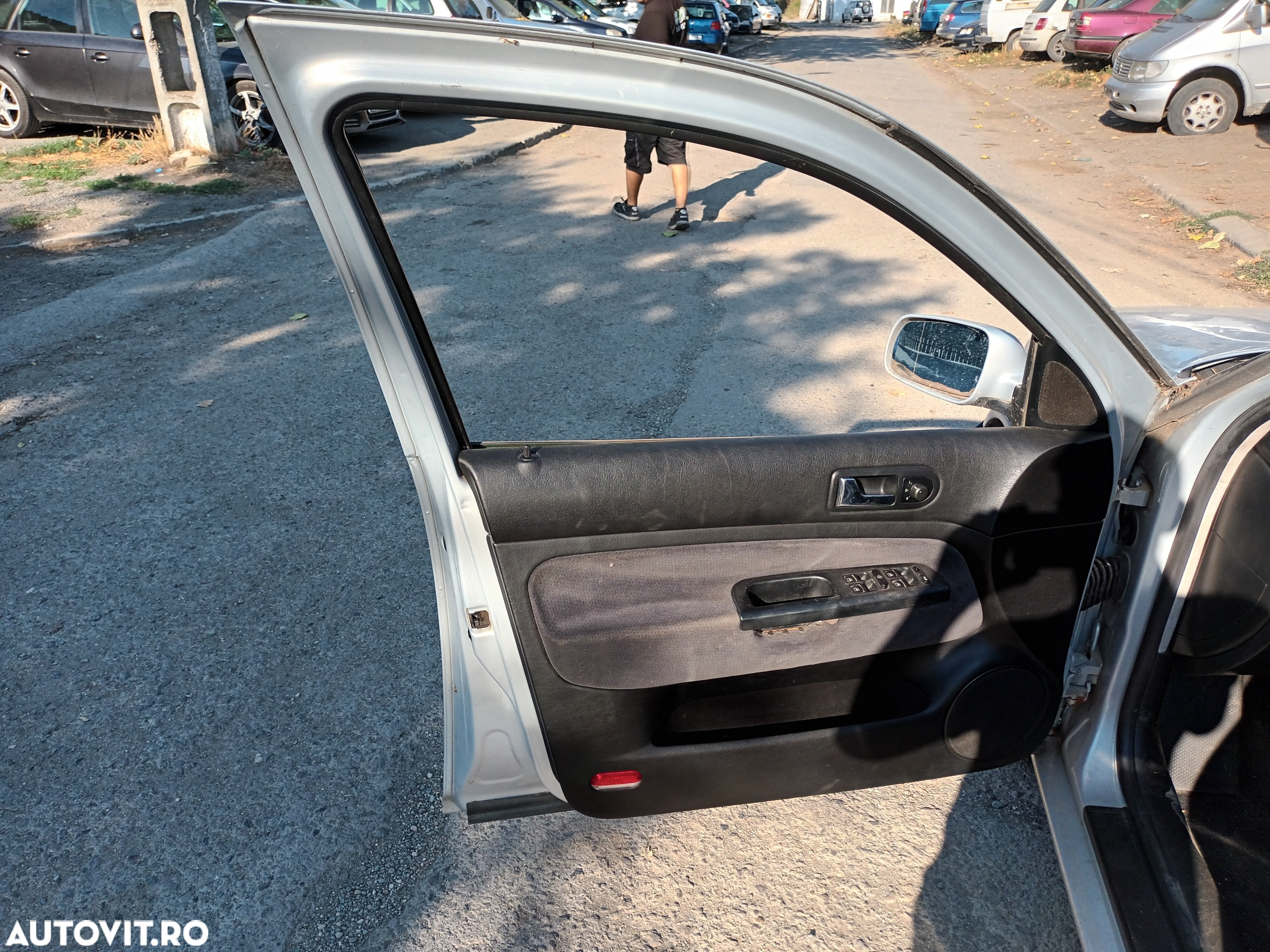 Dezmembrari  VW GOLF 4  1997  > 2006 1.6 16V Benzina - 17