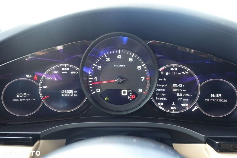 Porsche Cayenne - 16
