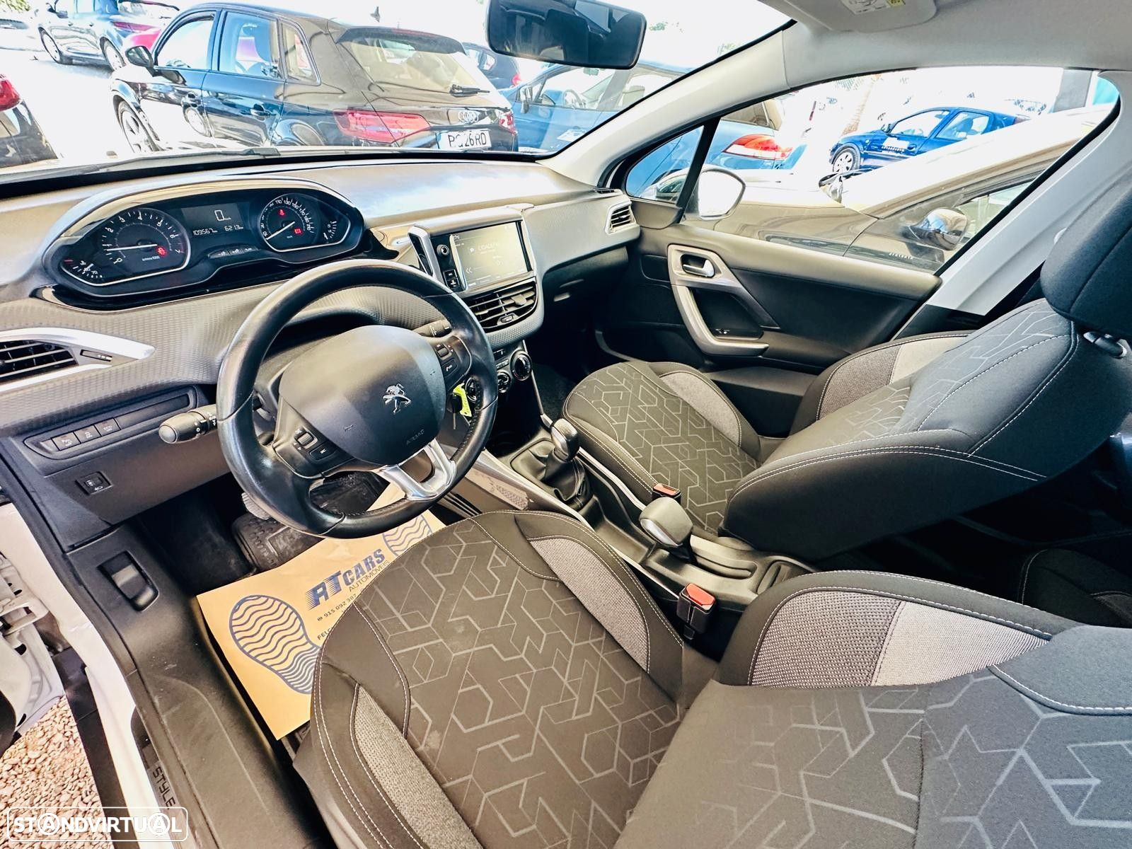 Peugeot 2008 1.2 PureTech Style - 11
