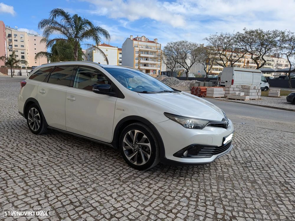 Toyota Auris Touring Sports 1.8 HSD Freestyle - 1