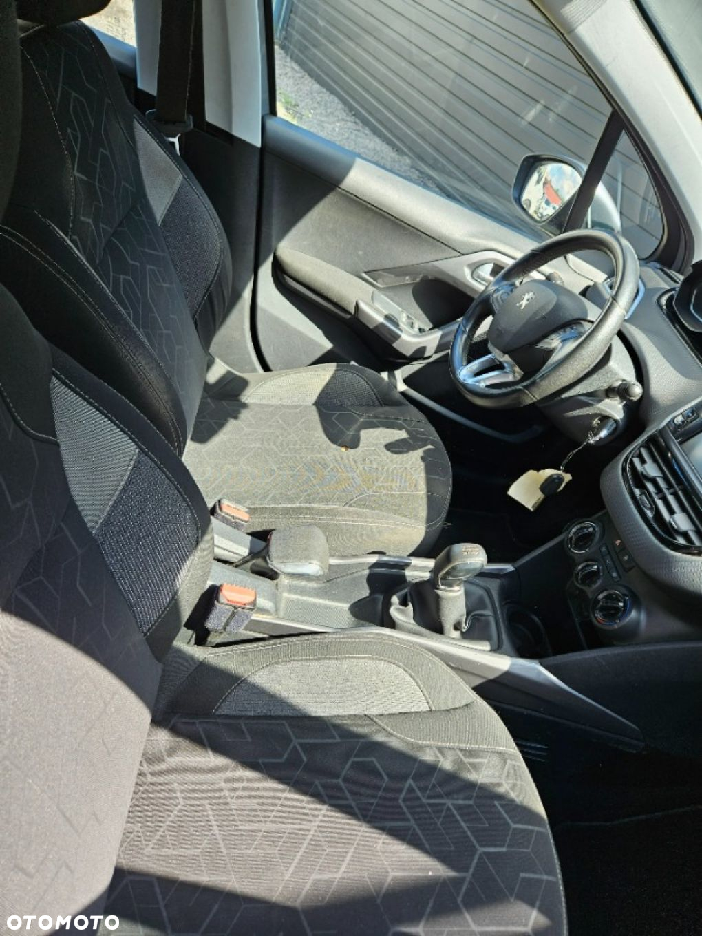 Peugeot 2008 1.6 BlueHDi Active - 25
