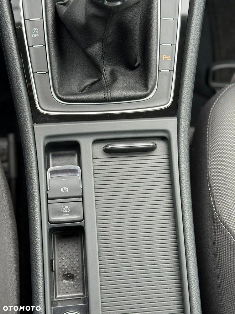 Volkswagen Golf 2.0 TDI (BlueMotion Technology) Highline - 30