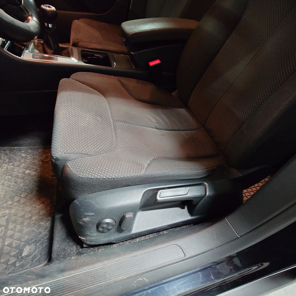 Volkswagen Passat 2.0 FSI Comfortline - 15