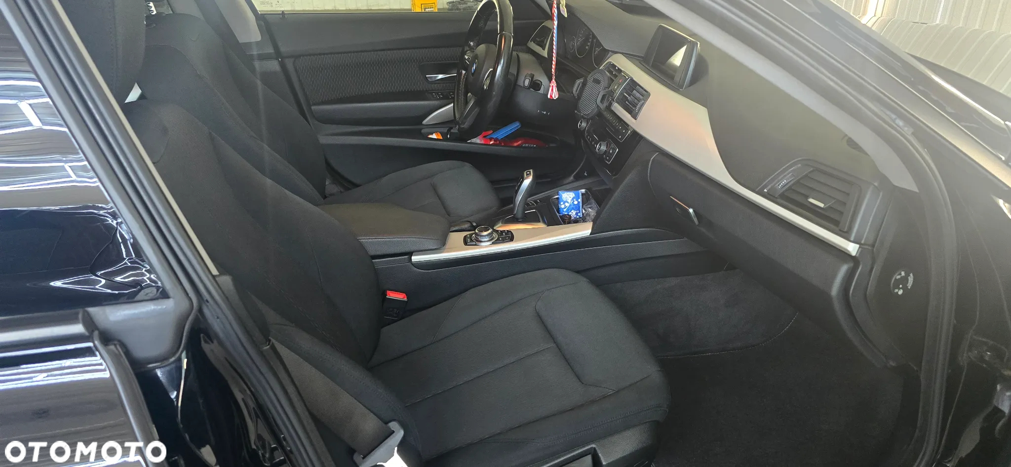 BMW Seria 3 320d - 8