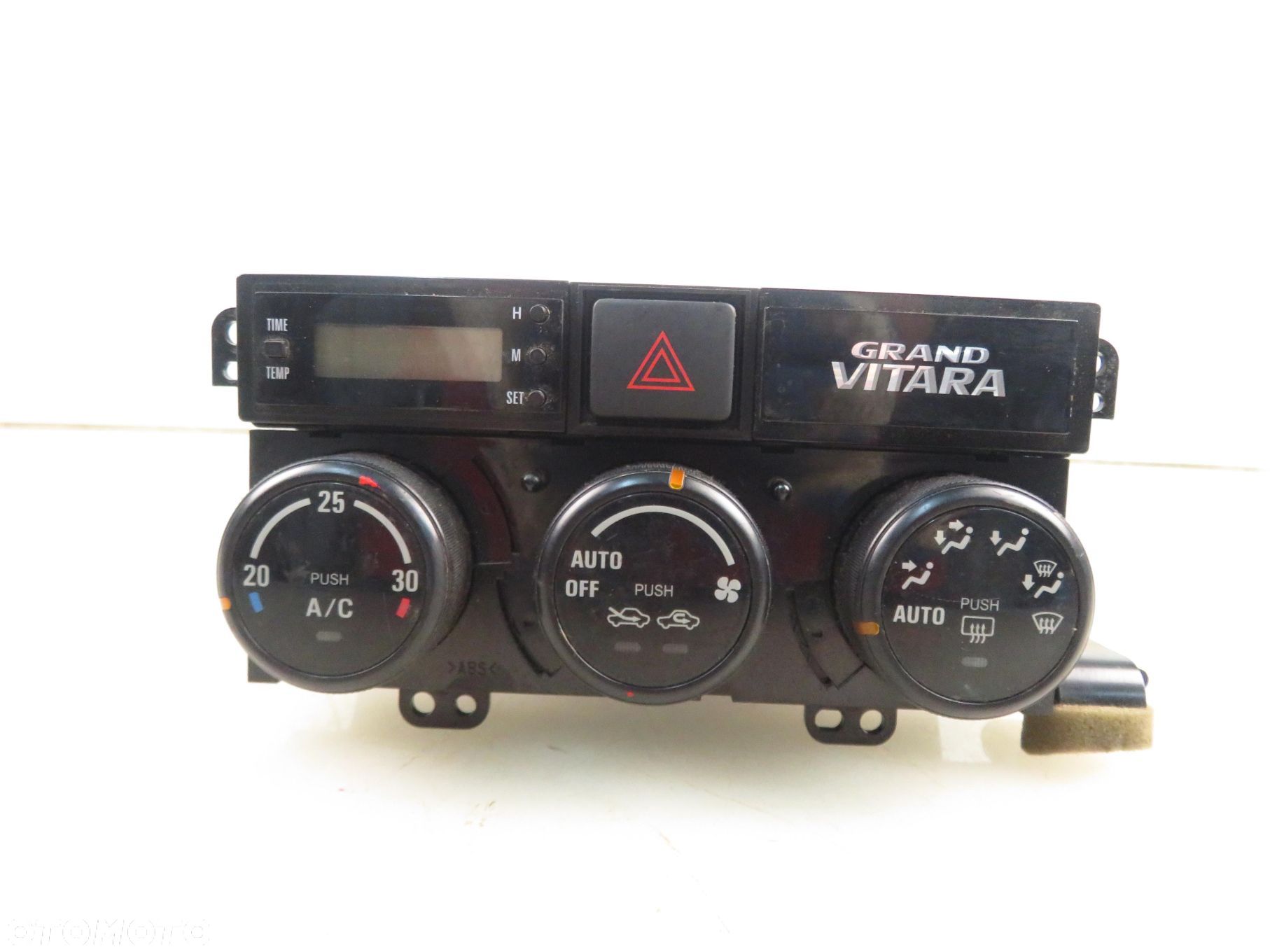 PANEL NAWIEWU Z AC SUZUKI GRAND VITARA I (FT, HT) 9561054J02 - 1
