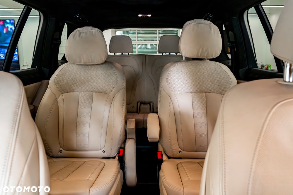 BMW X7 - 9