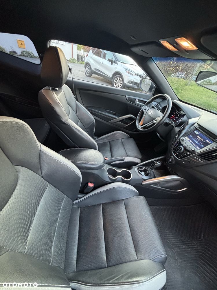 Hyundai Veloster - 10