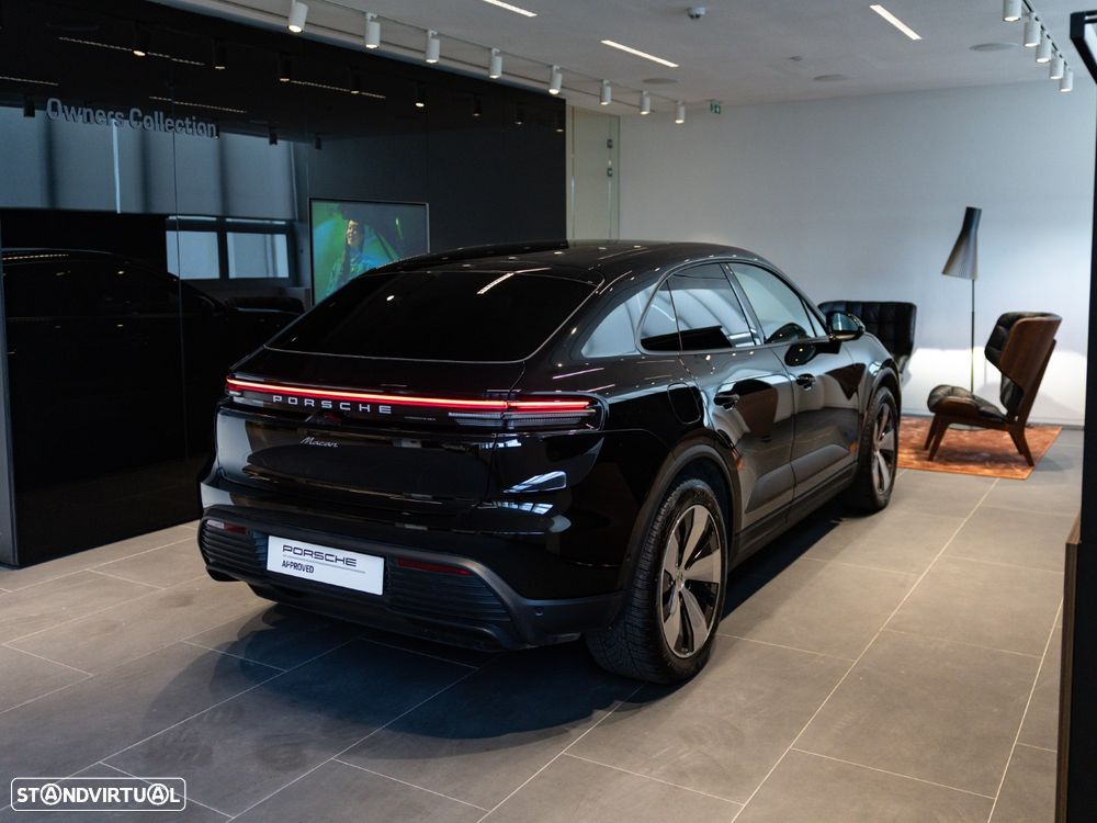 Porsche Macan Electric - 11