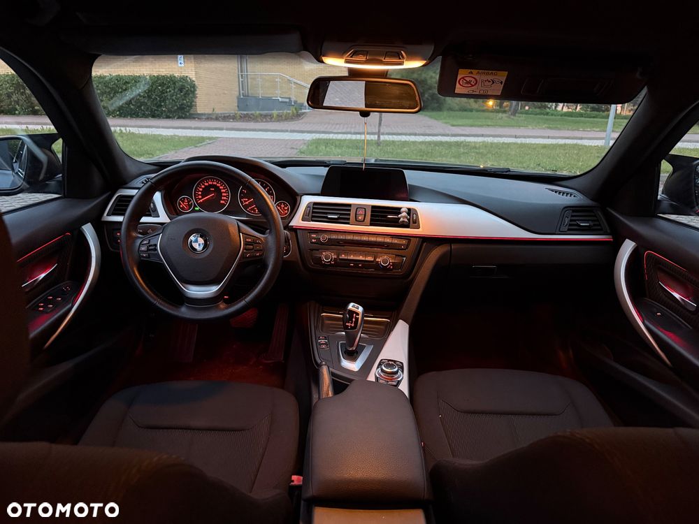 BMW Seria 3 318d - 13