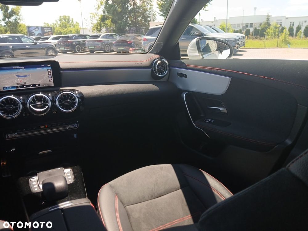 Mercedes-Benz CLA 250 e PHEV AMG Line 8G-DCT - 18