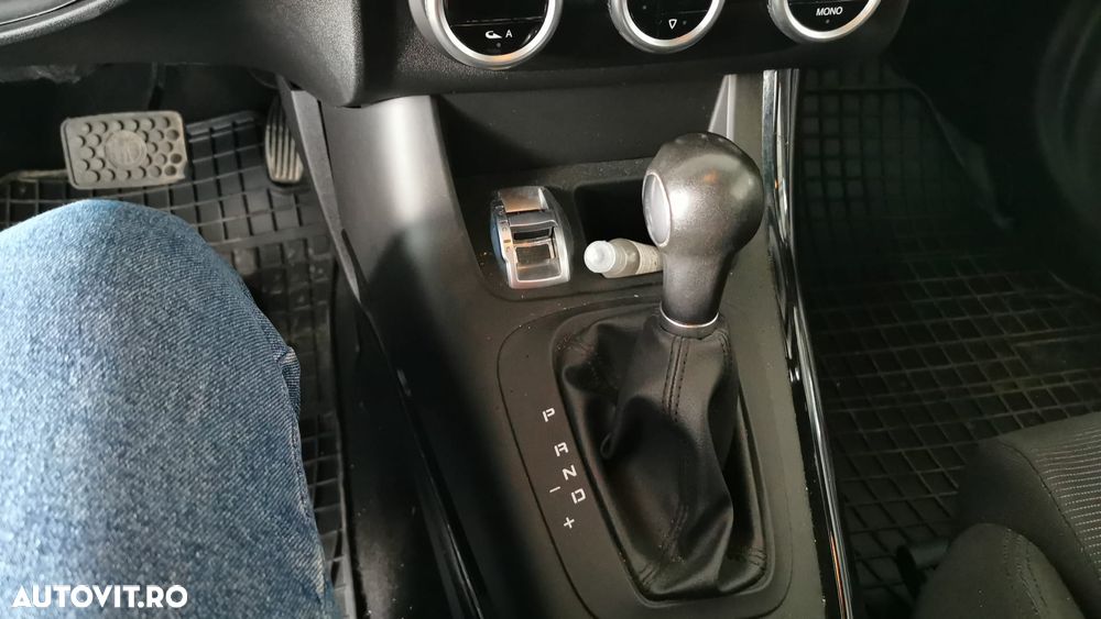 Alfa Romeo Giulietta 2.0 JTDM 20V TCT Lusso - 8