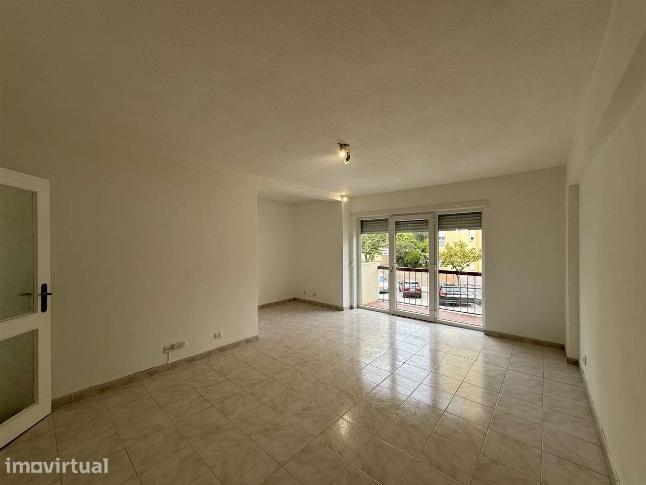 Apartamento T4 Remodelado - Grande imagem: 4/34