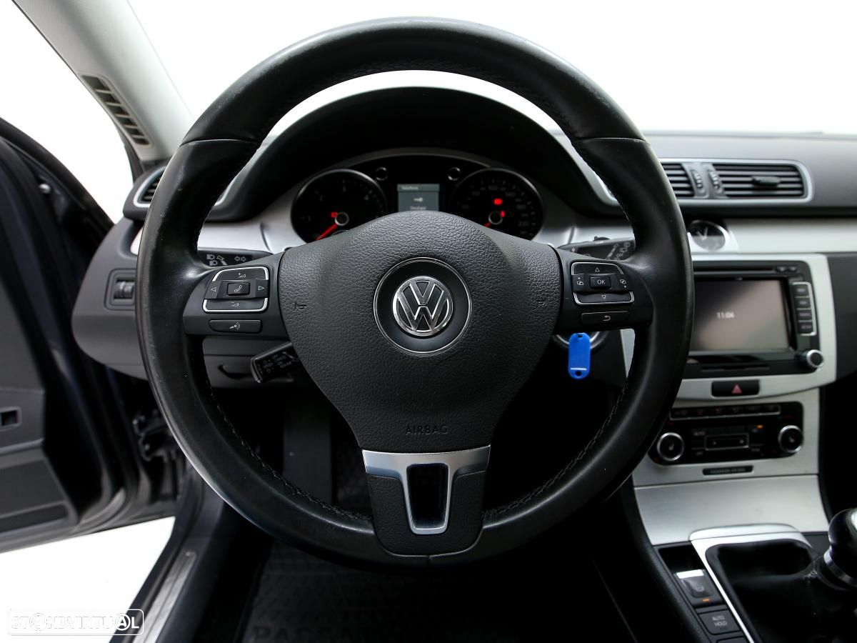 VW Passat Variant - 16