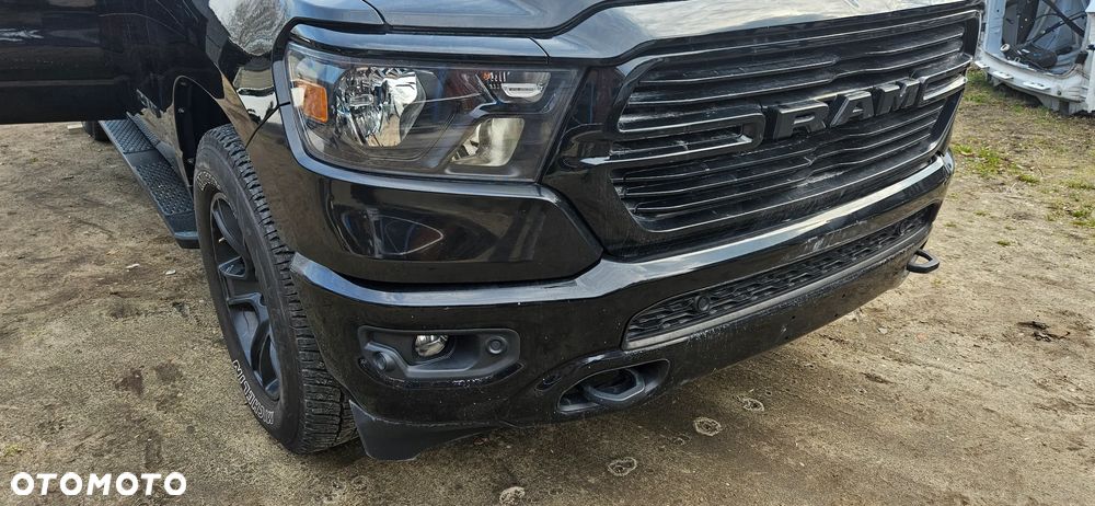 RAM 1500 V 5 2019- Big Horn 5.7 HEMI KOLOR PXJ Kompletny przód Maska Zderzak Reflektor Lampa Błotnik Pas Wzmocnienie czołowe chłodnice Komplet chłodnic z wentylatorem Listwa Maskownica - 12
