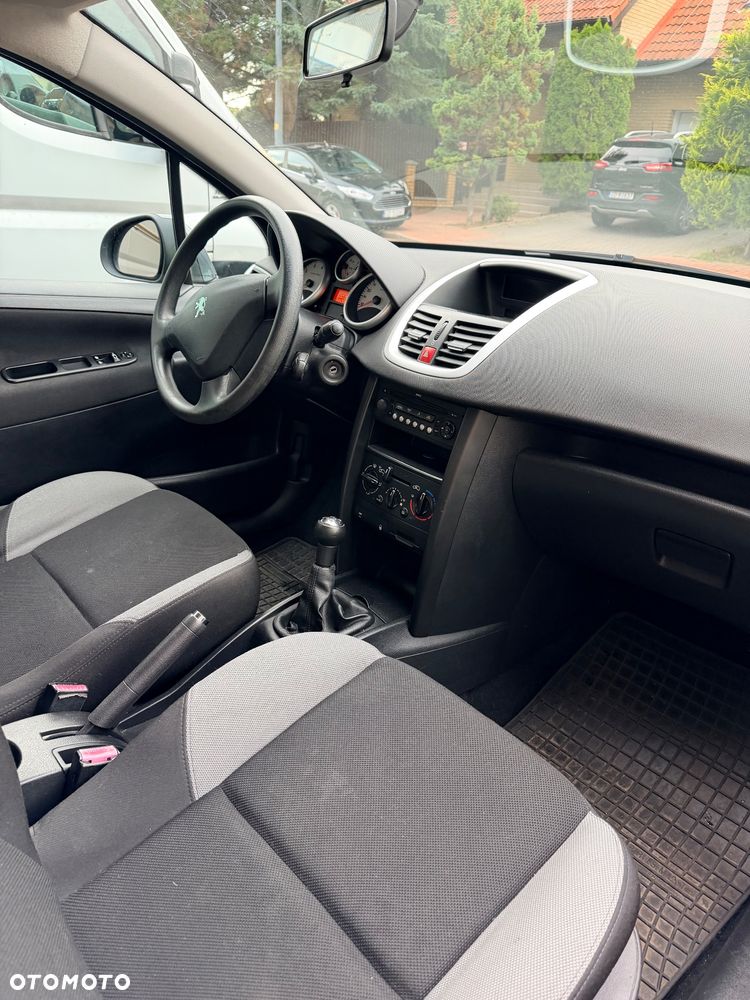 Peugeot 207 1.4 16V Trendy - 8