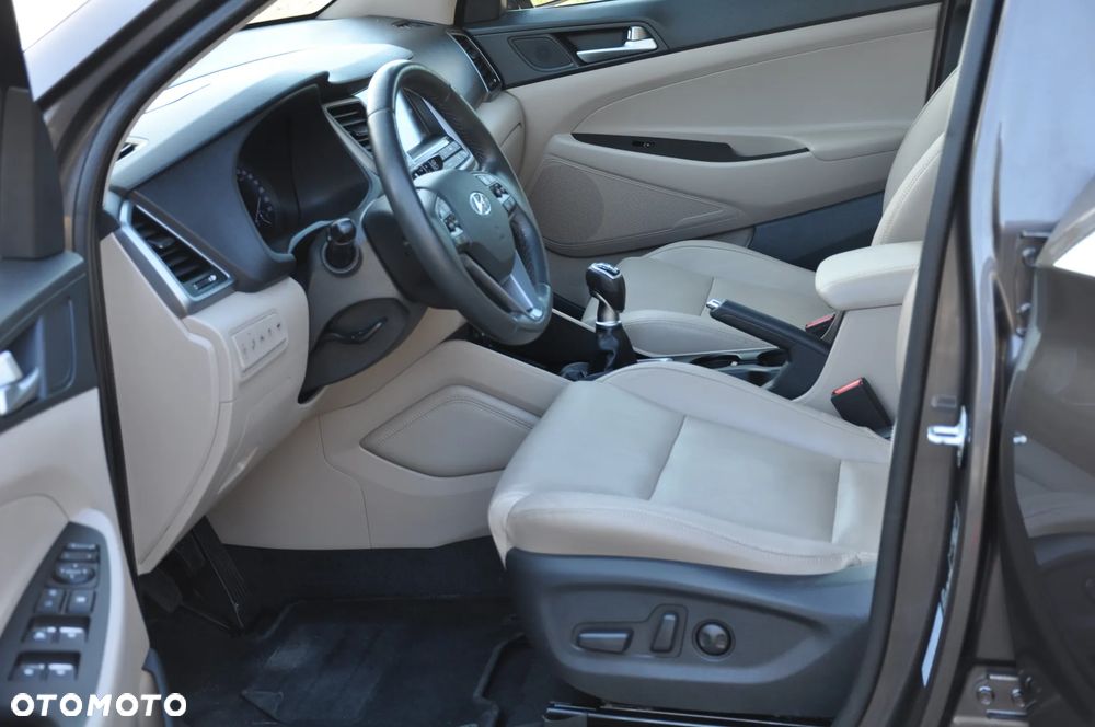 Hyundai Tucson 2.0 CRDI 2WD Style - 25