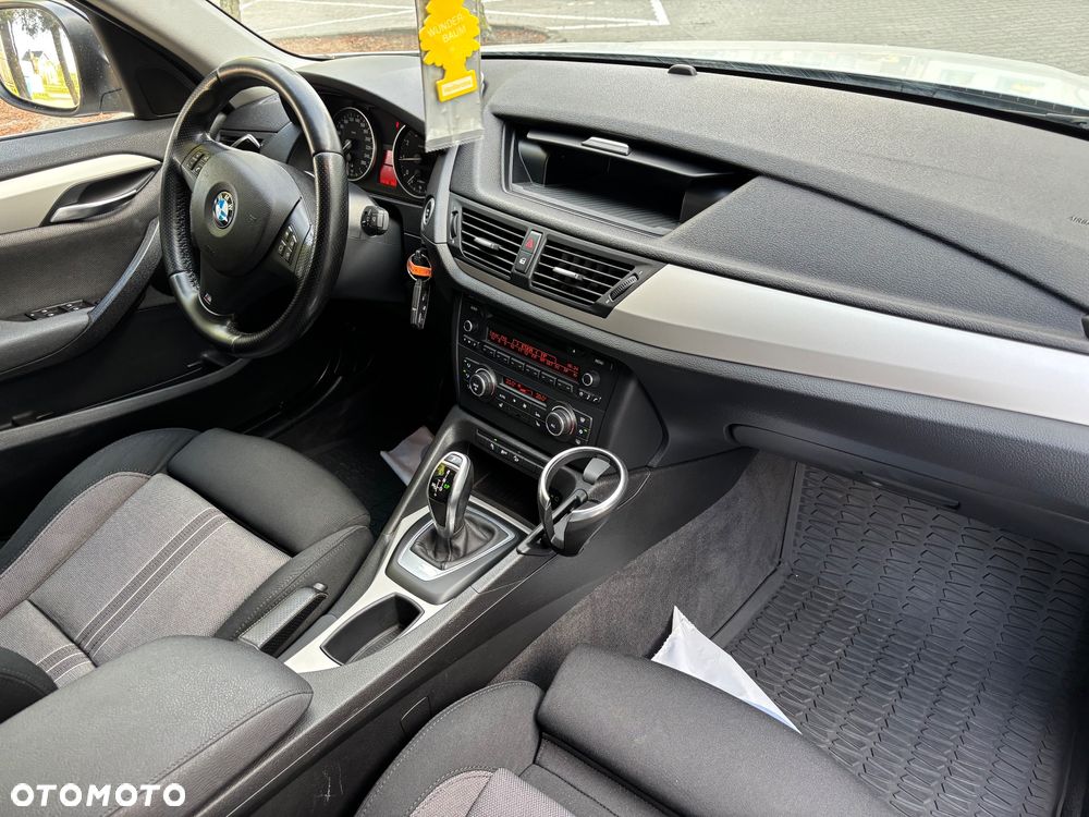 BMW X1 xDrive28i Sport Line - 15