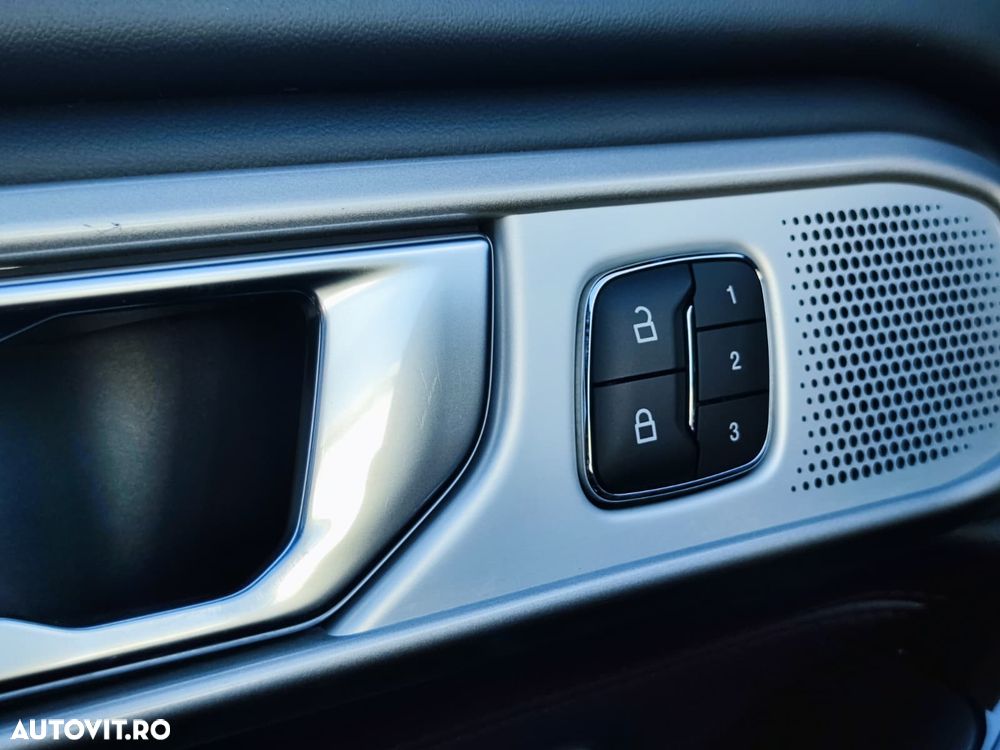 Ford Explorer 3.0 PHEV Platinum - 35