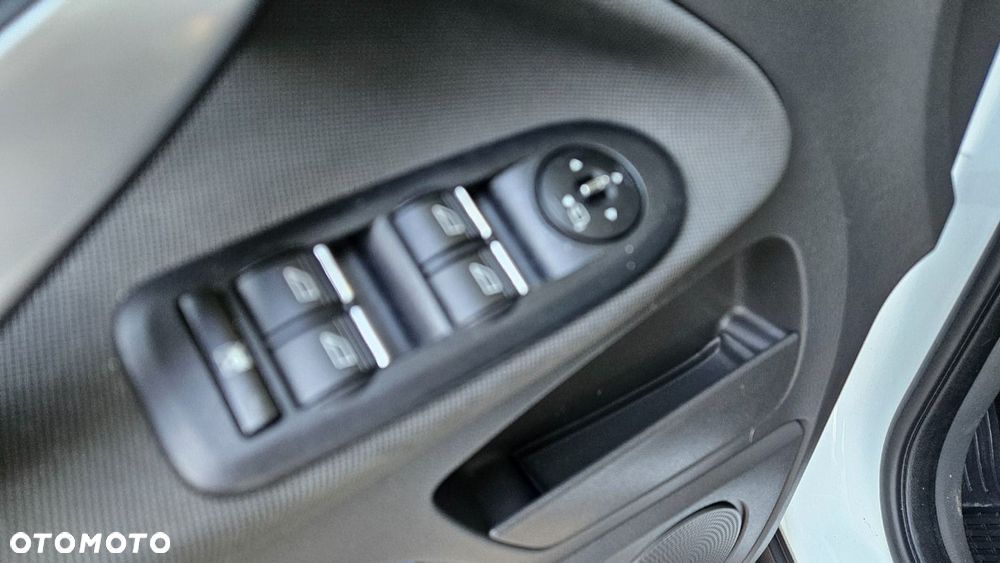 Ford Kuga - 14