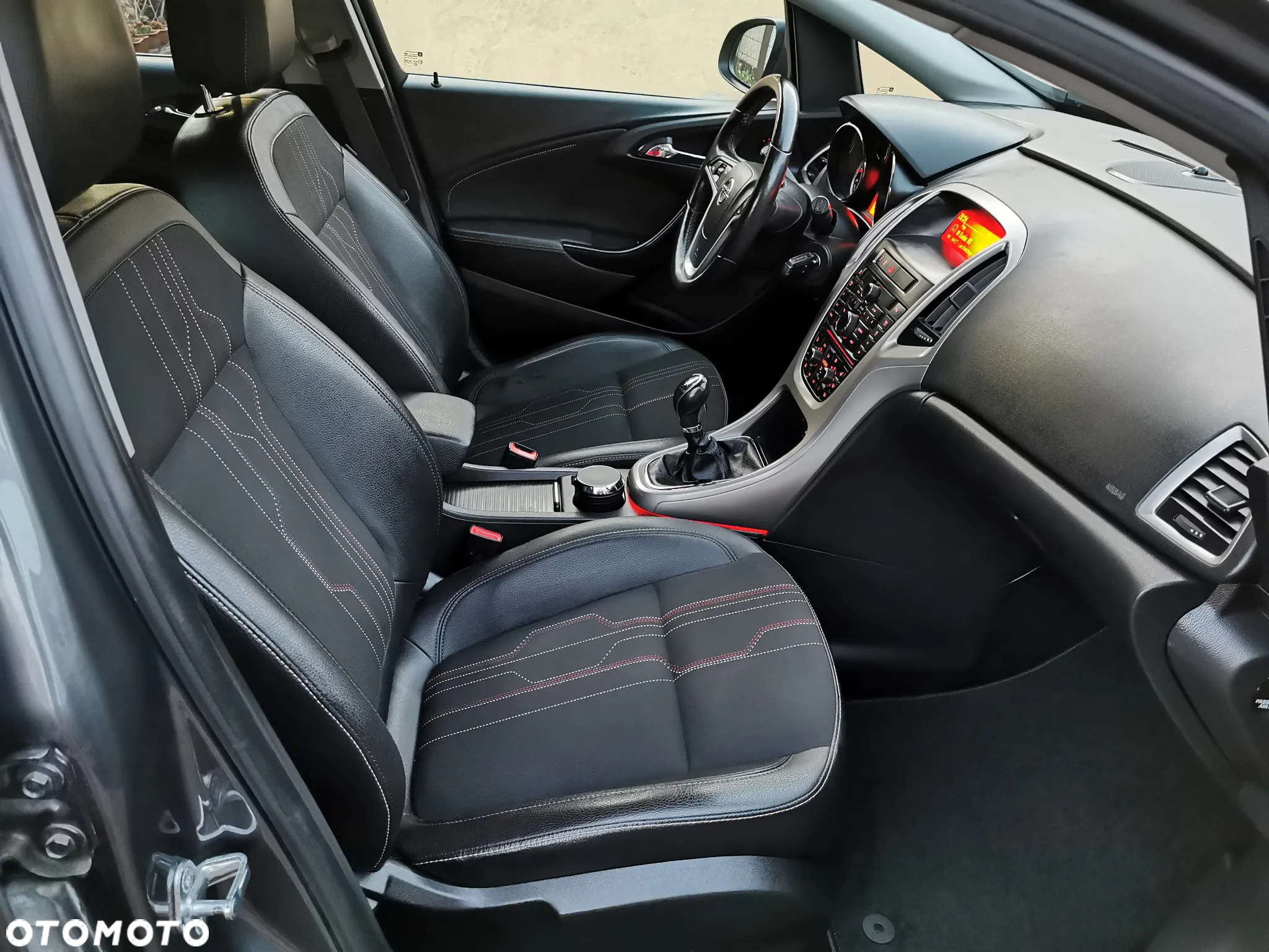 Opel Astra 1.4 Turbo 150 Jahre - 18
