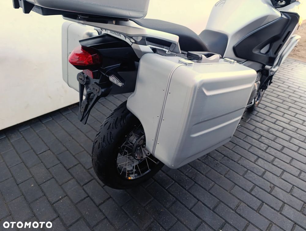 Honda VFR - 23