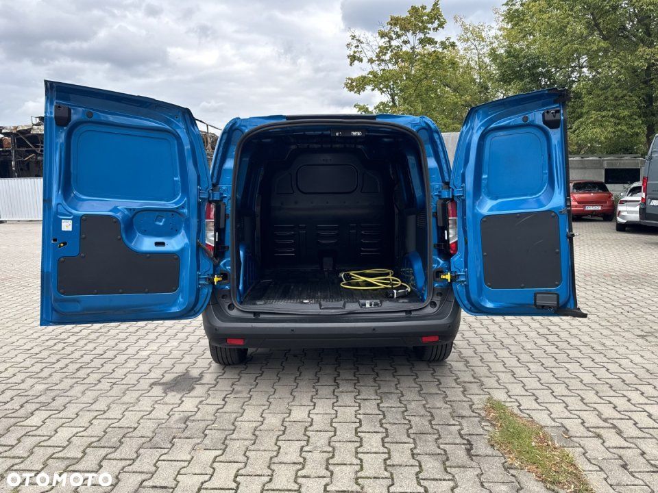 Ford Transit Courier - 33