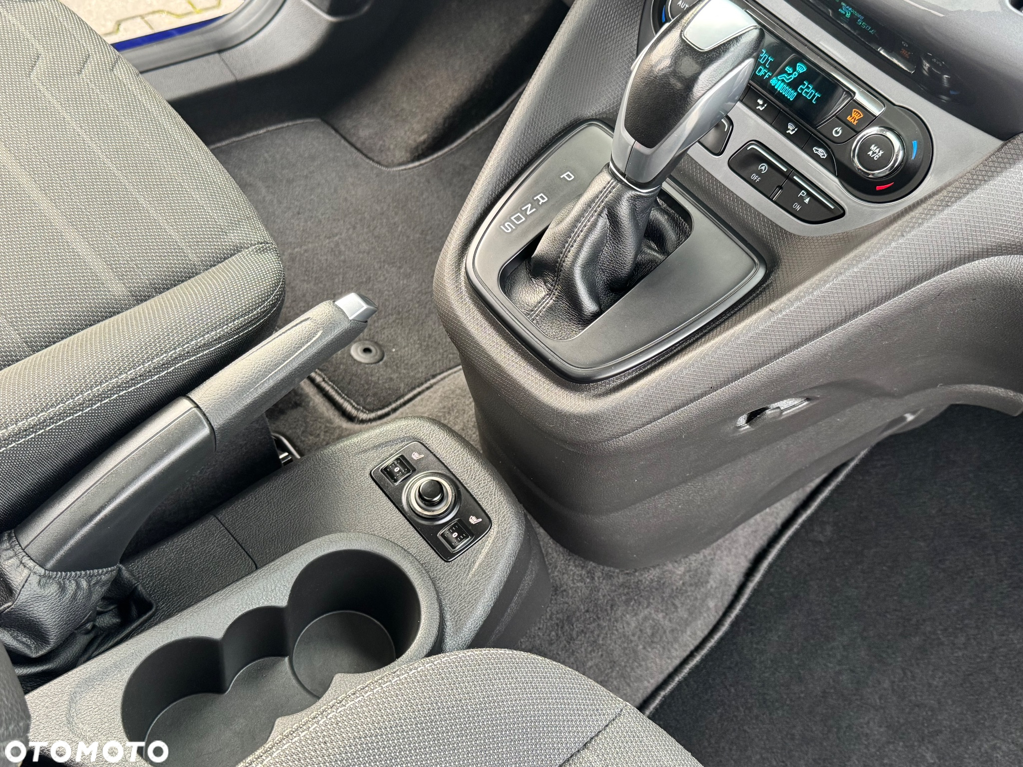 Ford Tourneo Connect 1.5 TDCi Start-Stop Titanium - 32